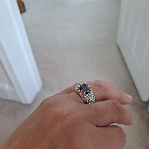 Ring - Picture 2 of 3